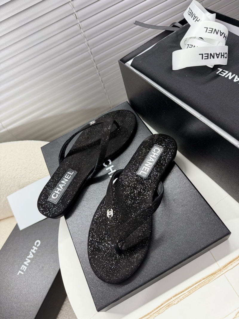 Ch**el slippers